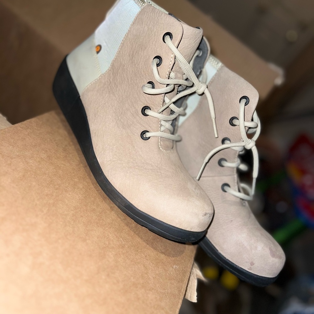 Suede shoes for women